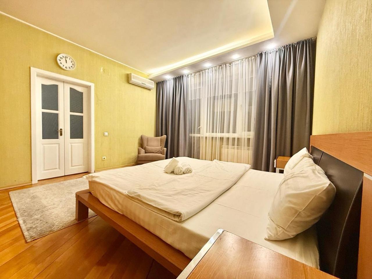 Apartment Iaparts дворец республики - самал Almaty